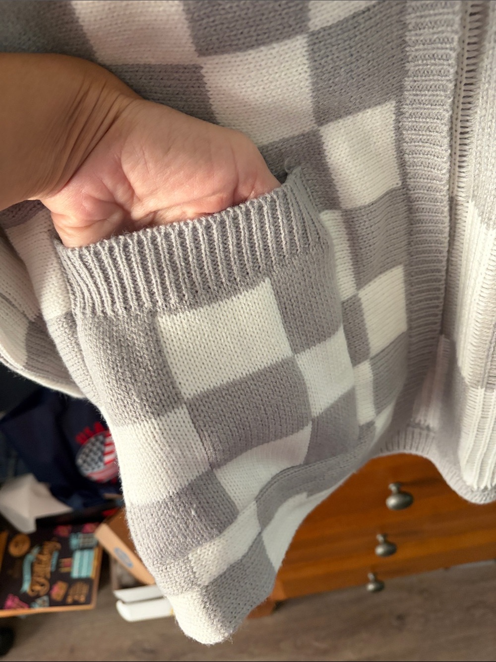 NWT Blakeley Gray & Cream Checker Knit Open-Front Cardigan - one size - Picture 3 of 7